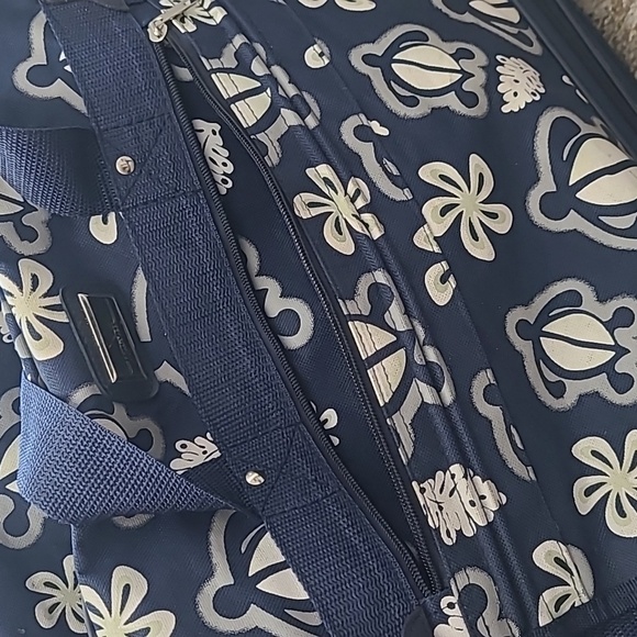 Hawaii Rolling Extendable Travel Bag - Picture 9 of 11